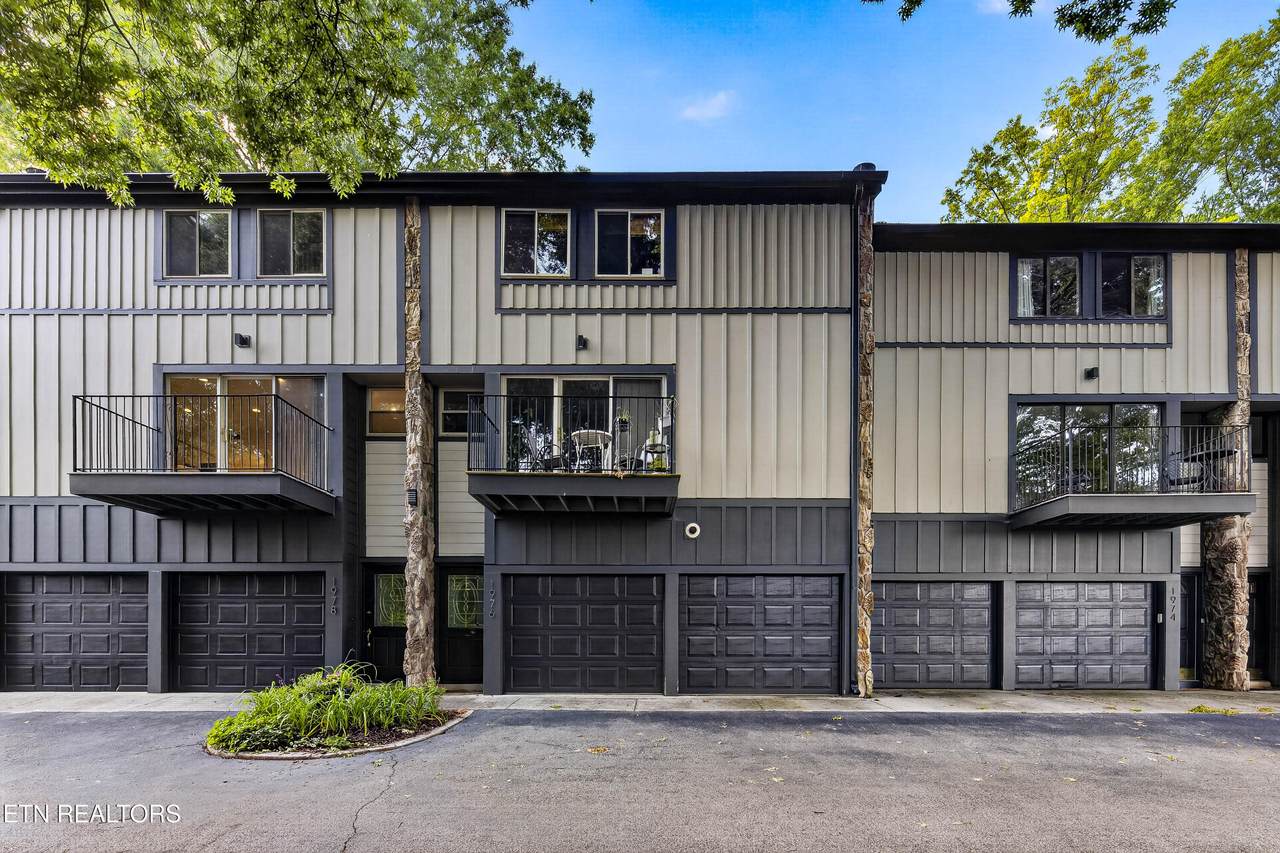 1976 Cherokee Bluff Drive - Photo 1