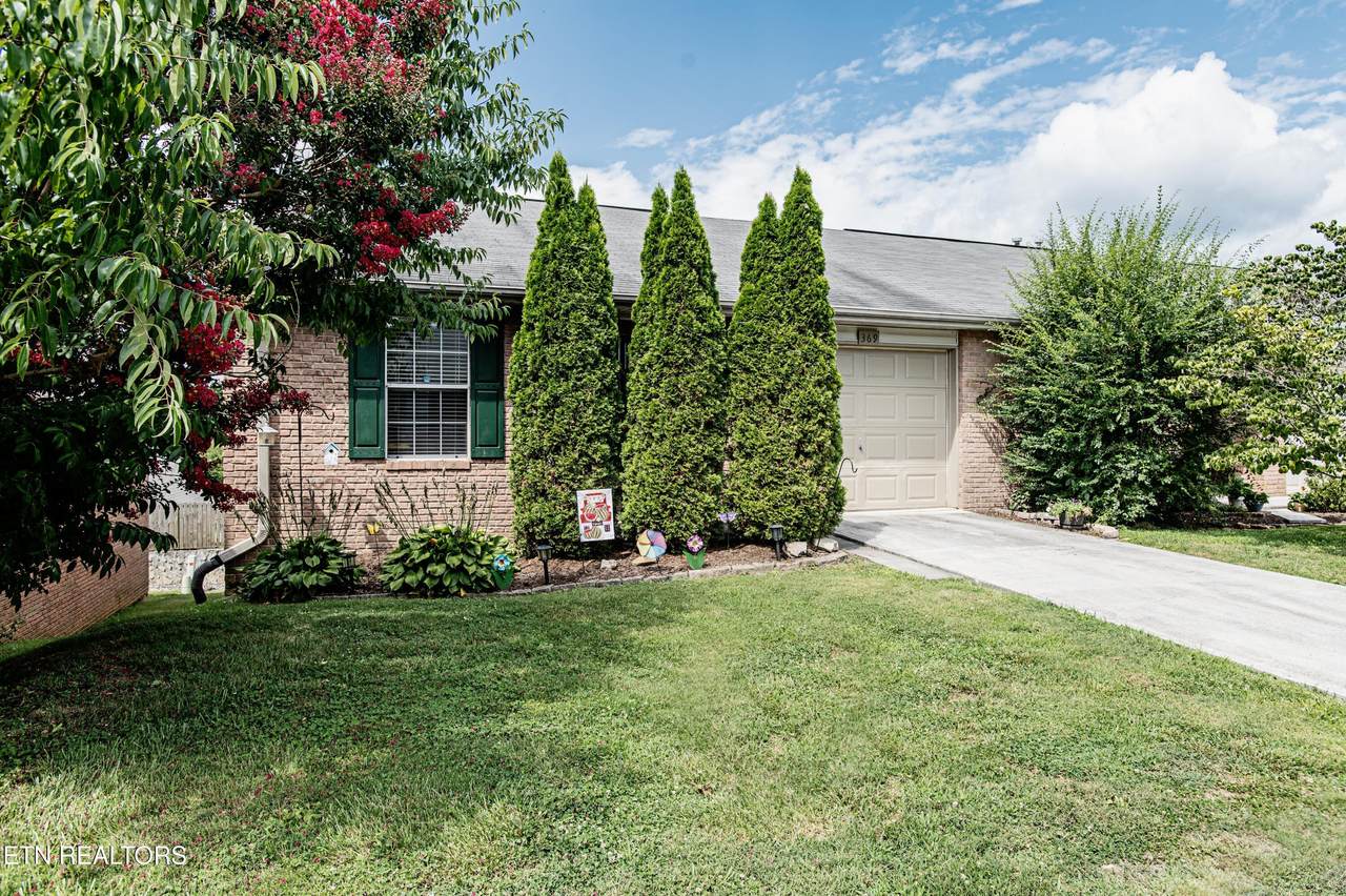 369 Hawthorne Oaks Way - Photo 1