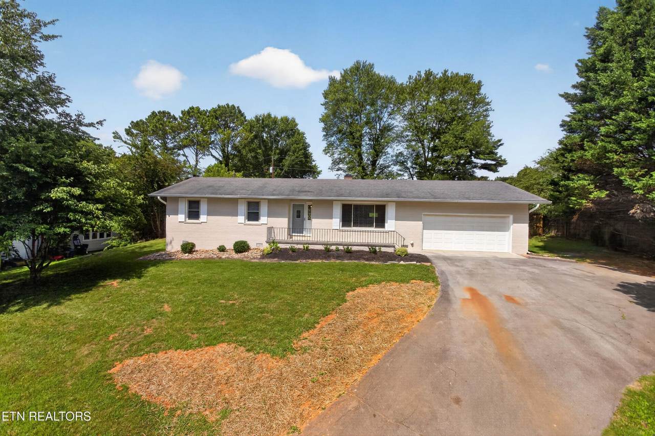 1221 Southbreeze Circle - Photo 1