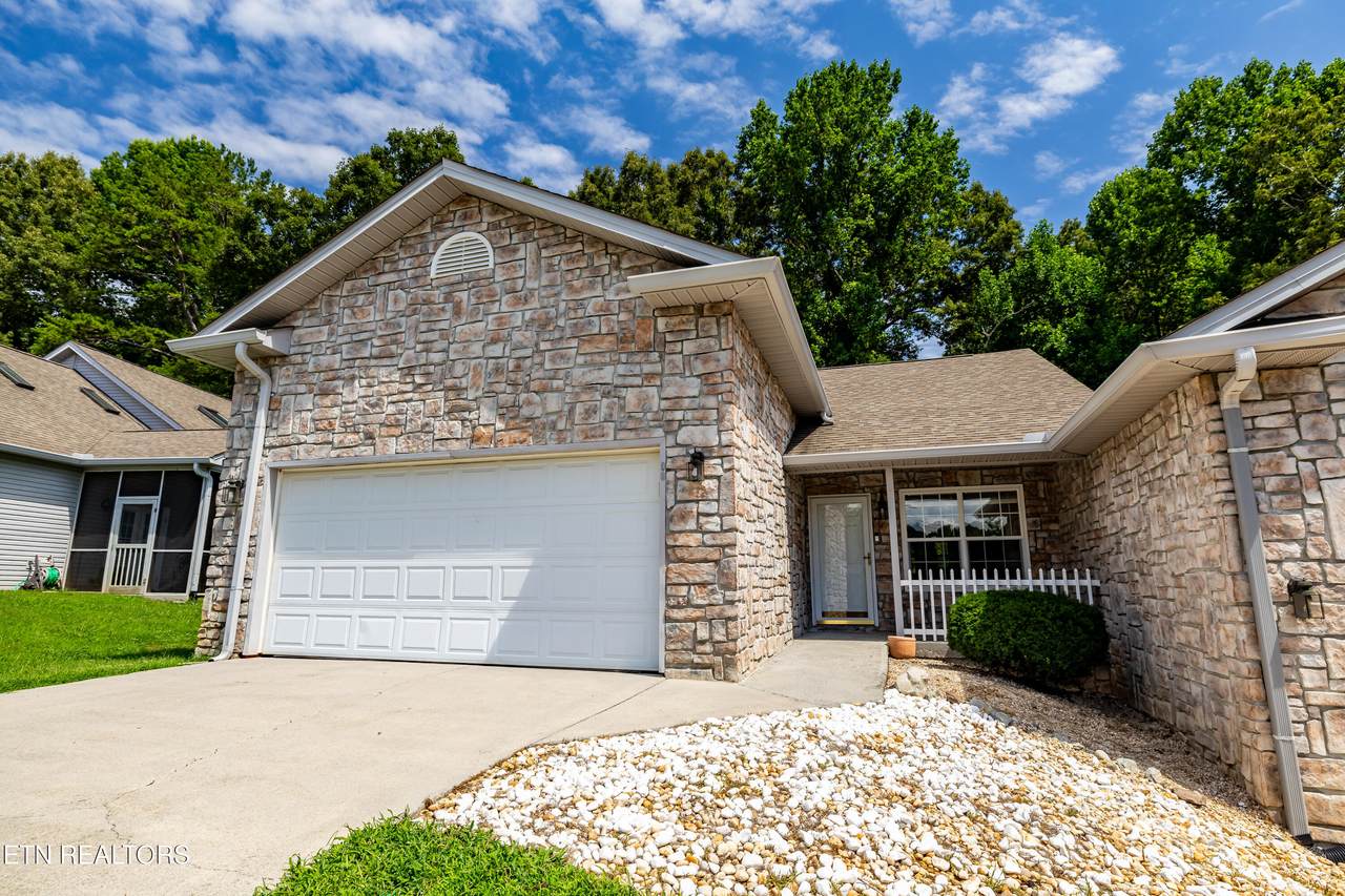 90 Peartree Lane - Photo 1