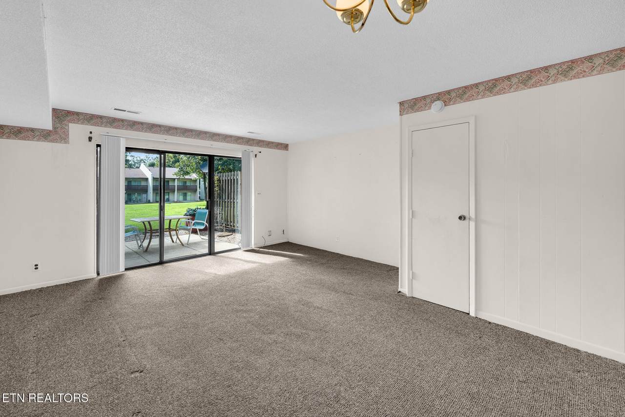7 Wilshire Heights Drive - Photo 1