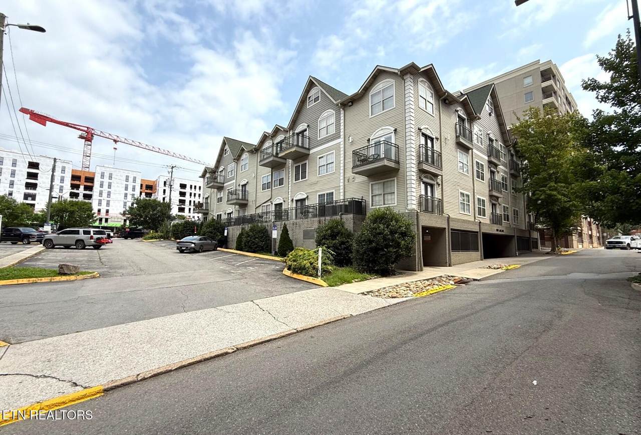 1801 Lake Ave - Photo 1