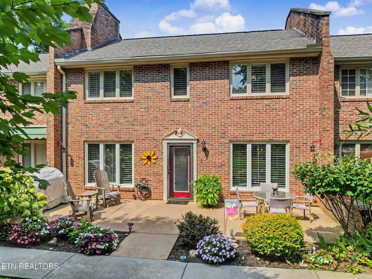 503 Selkirk Drive - Photo 1