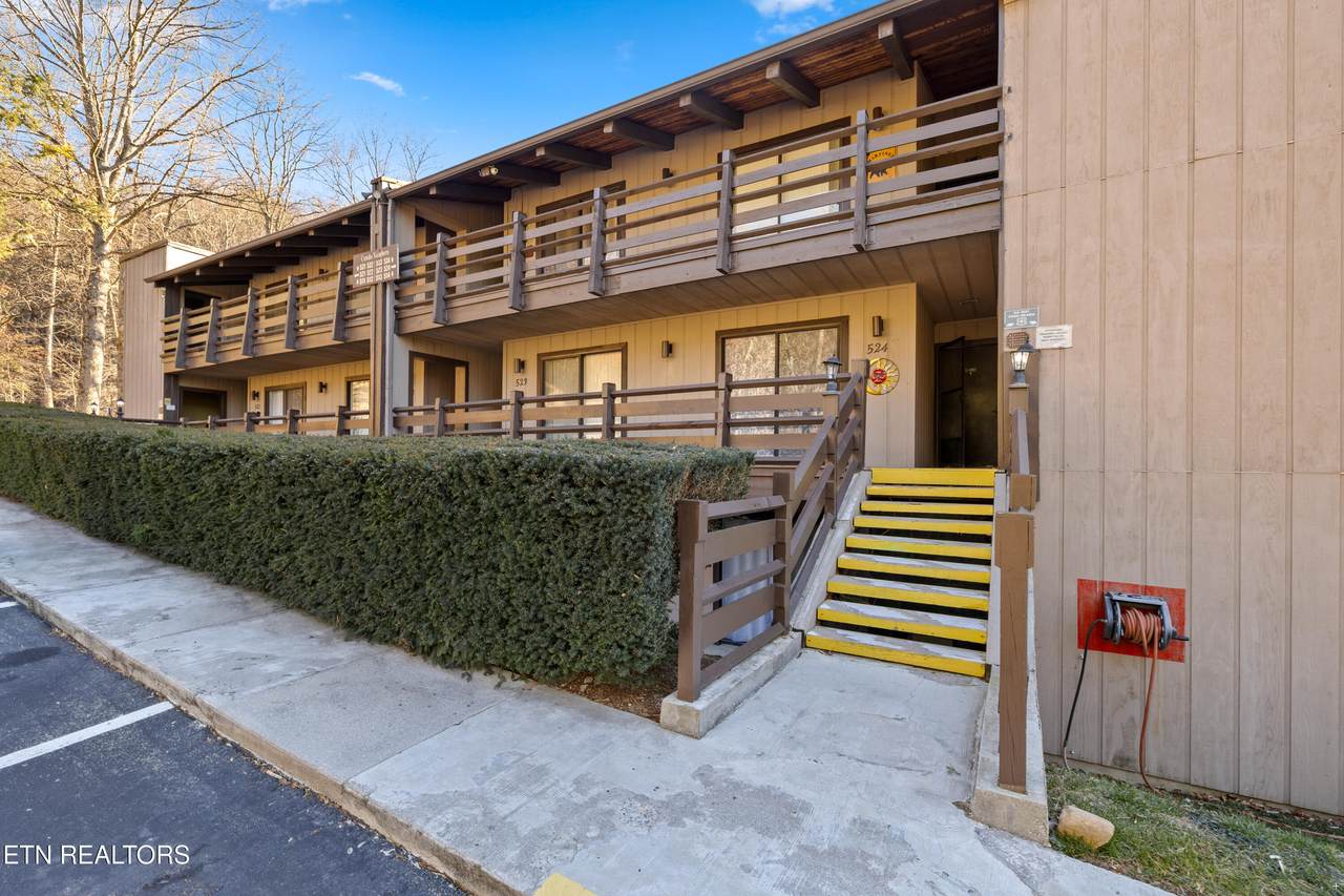 1081 Cove Rd - Photo 1