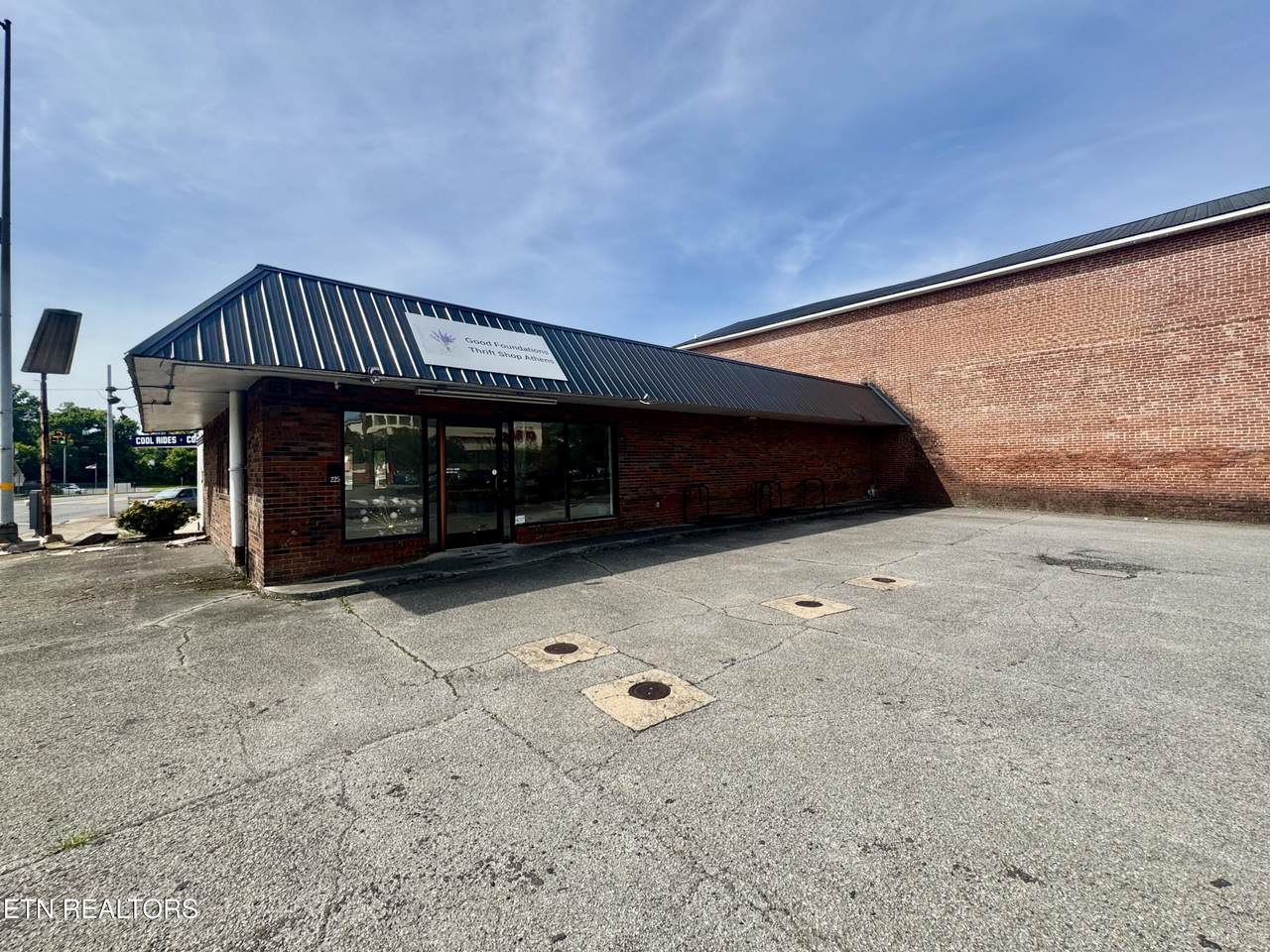 225 Washington Ave - Photo 1