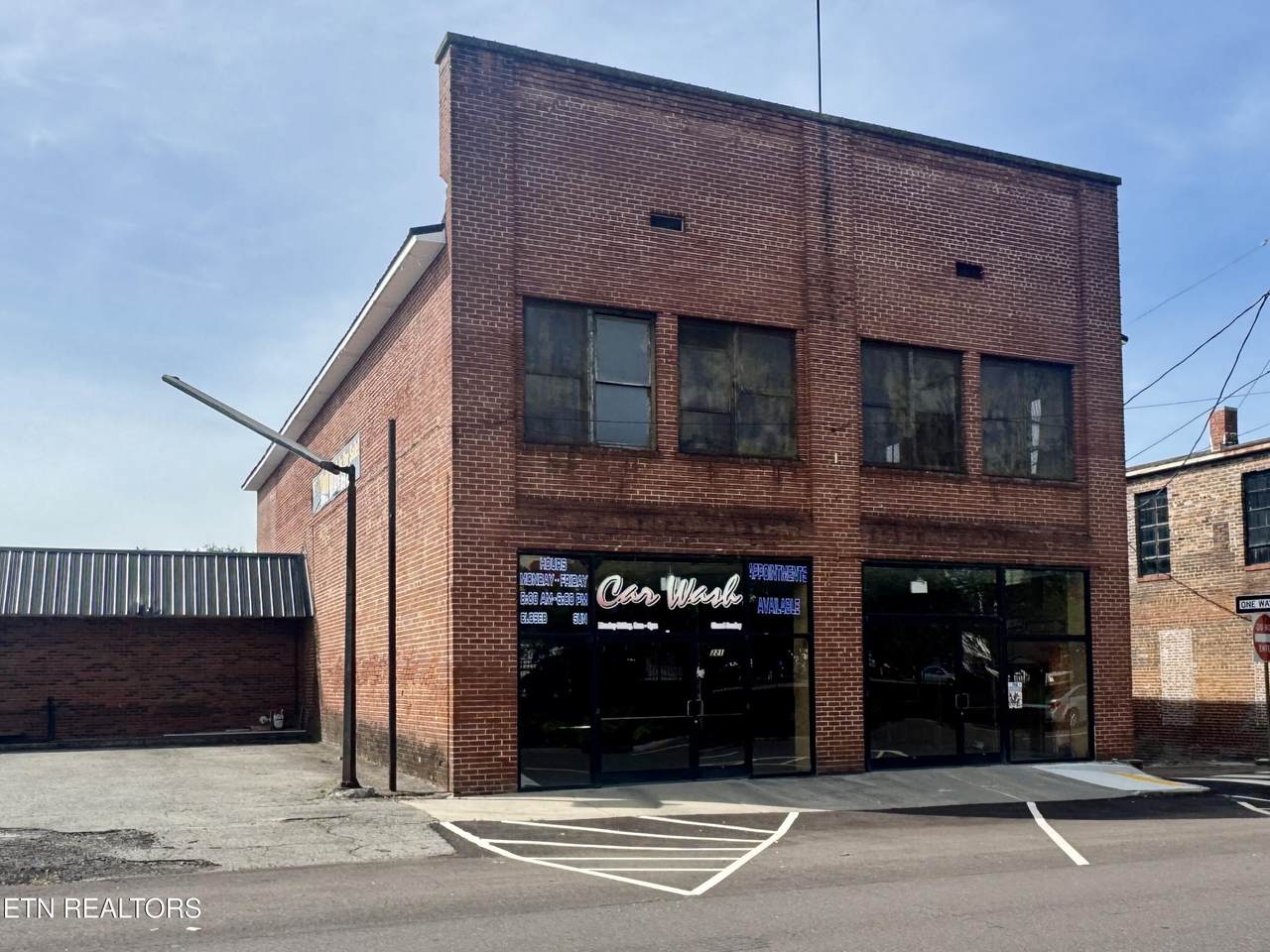 221 Washington Ave - Photo 1