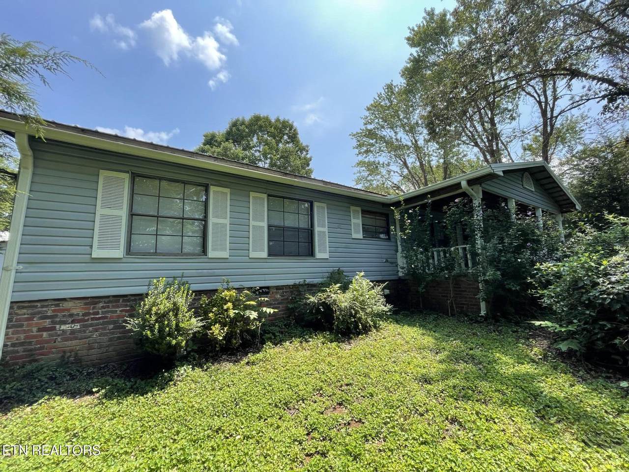 402 Long St - Photo 1