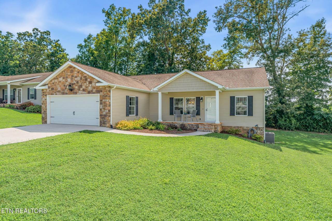 660 Alexis Lane - Photo 1