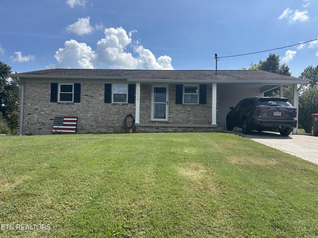 1419 Magnolia Ave - Photo 1
