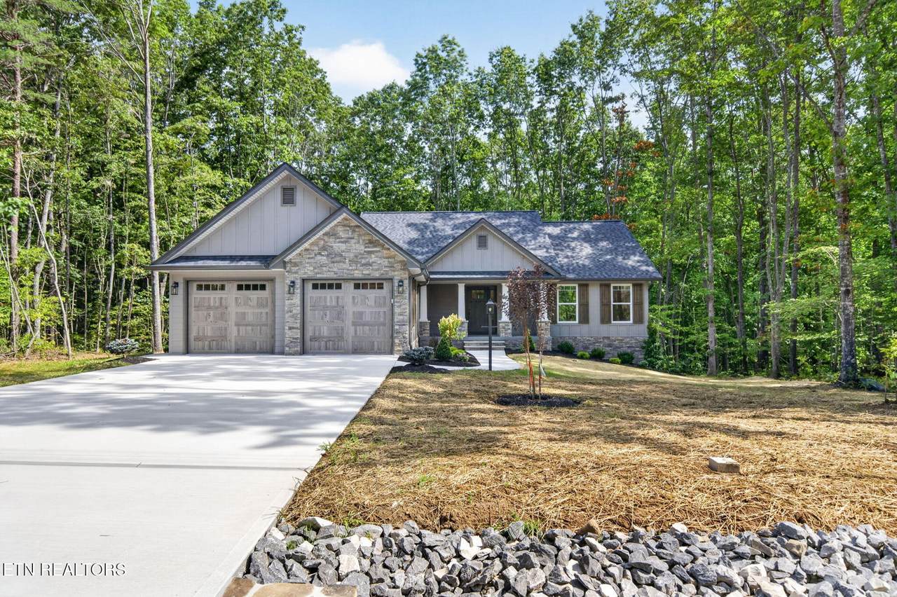 321 Beachwood Drive - Photo 1
