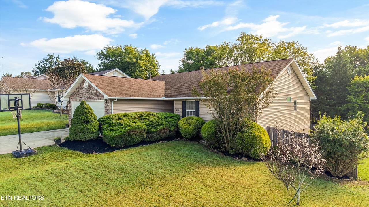 1006 Stones Throw Lane - Photo 1