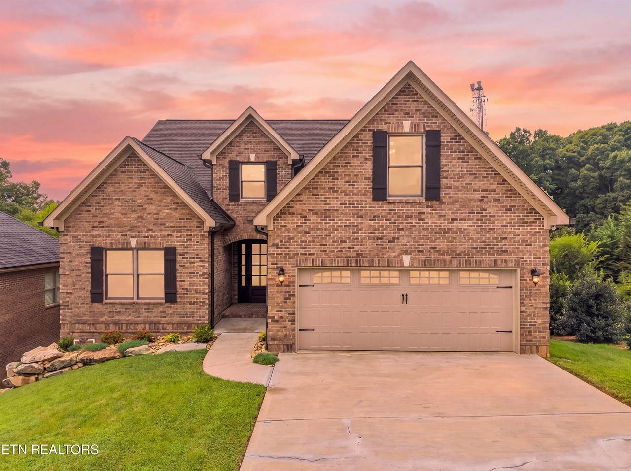 1833 Rockford Lane - Photo 1