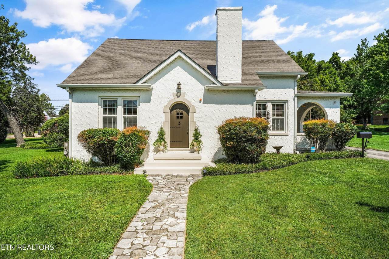 205 Adair Drive - Photo 1