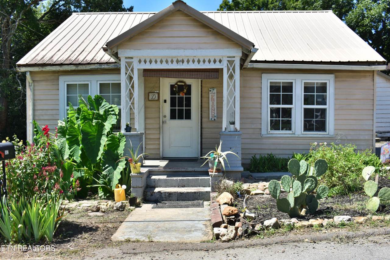 1512 Adams St - Photo 1