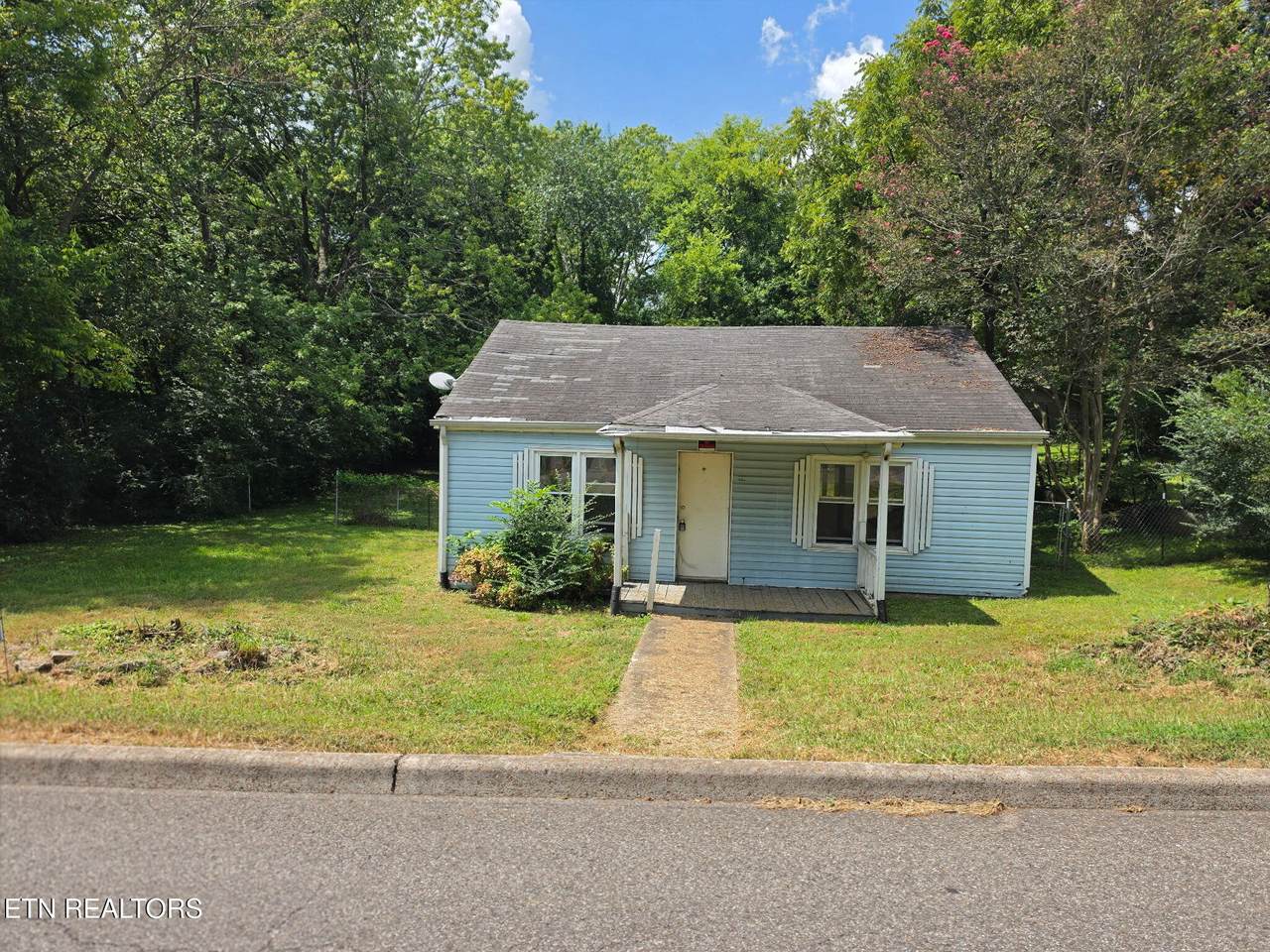 1602 Jackson St - Photo 1