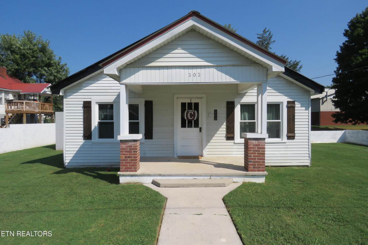 202 4th St - Photo 1