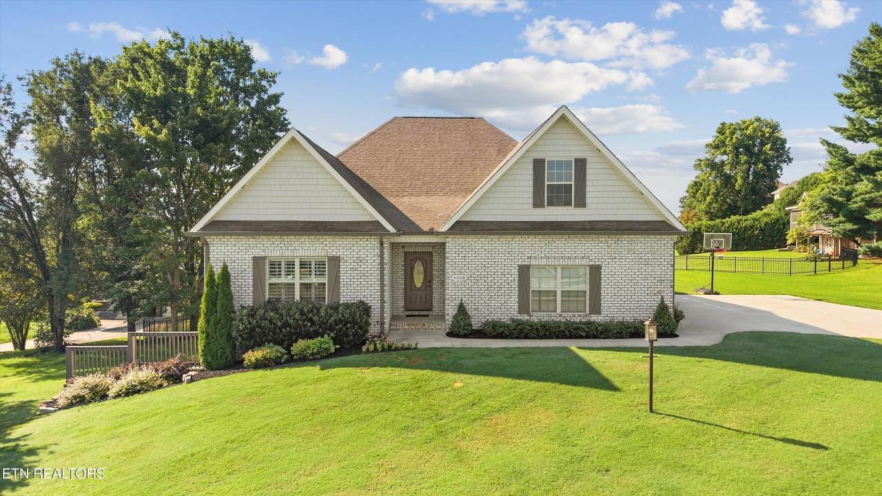 4008 Legends Way - Photo 1