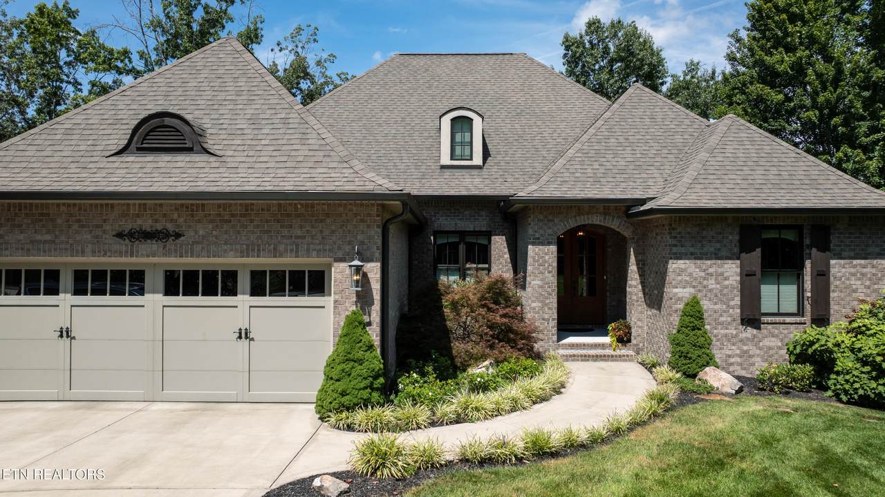 147 Hedgewood Point - Photo 1