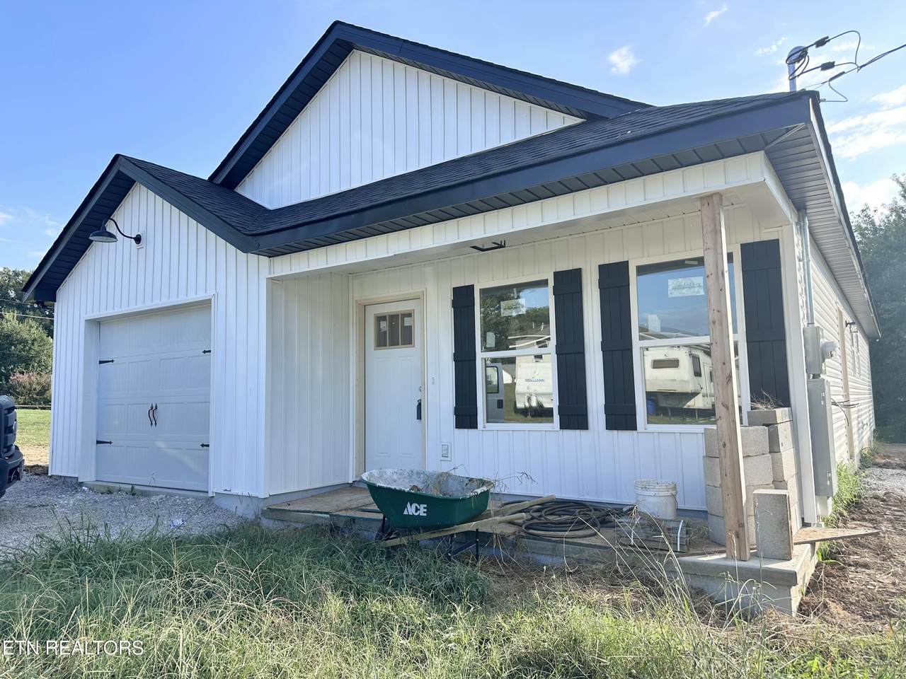 541 Cherokee Ave - Photo 1