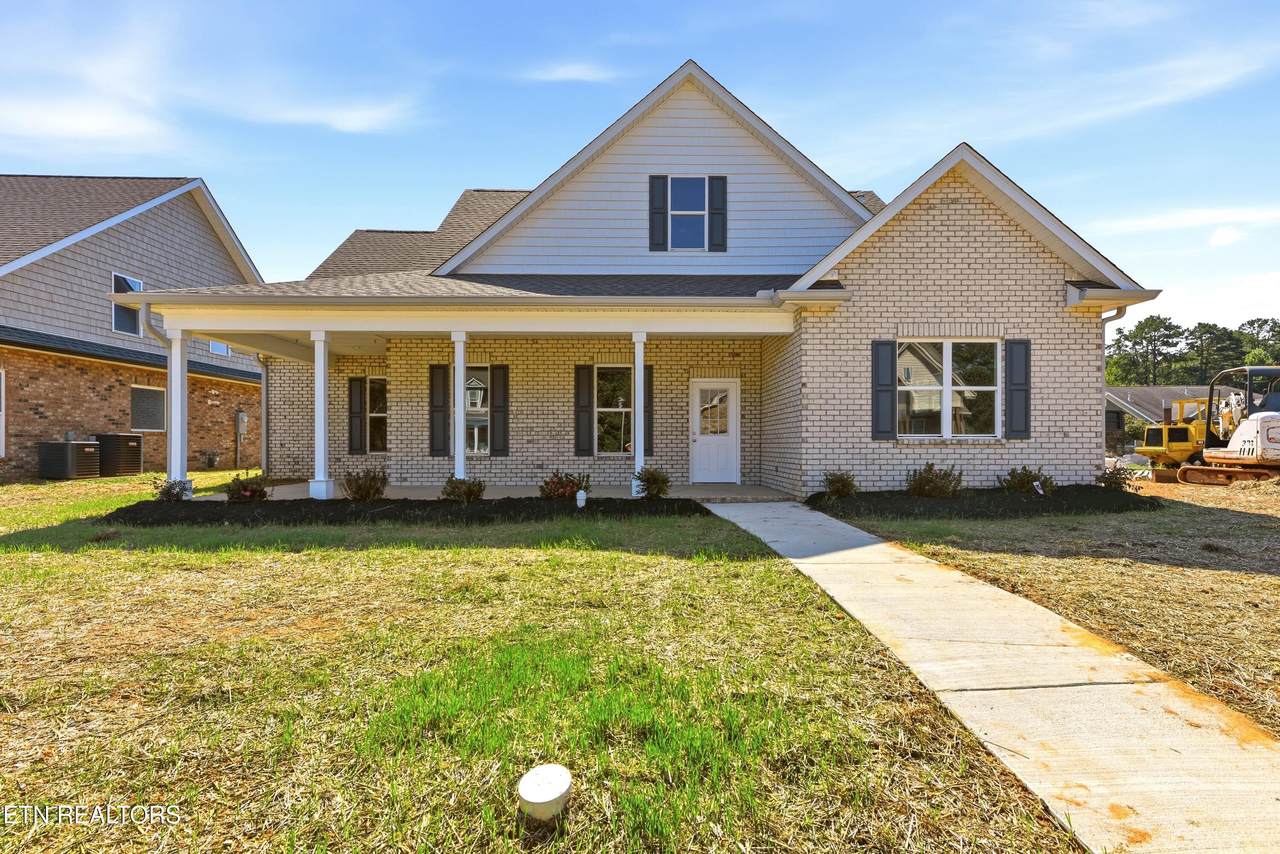 166 Crossroads Blvd - Photo 1