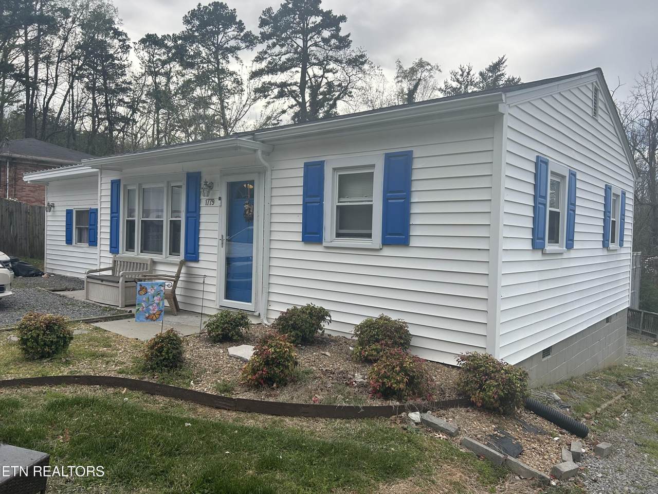 1779 Sherwood Drive - Photo 1
