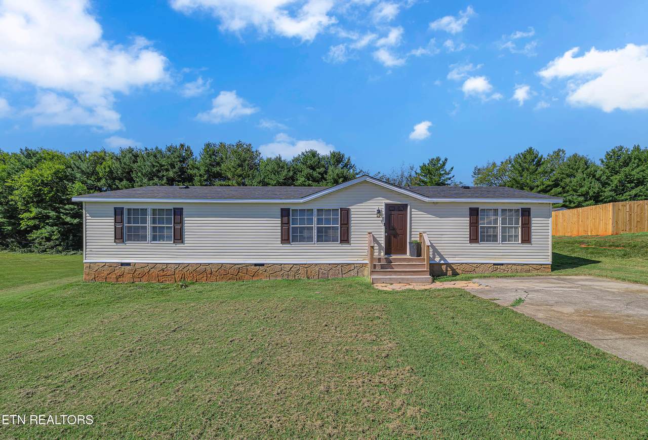 933 Ridgeview Rd - Photo 1