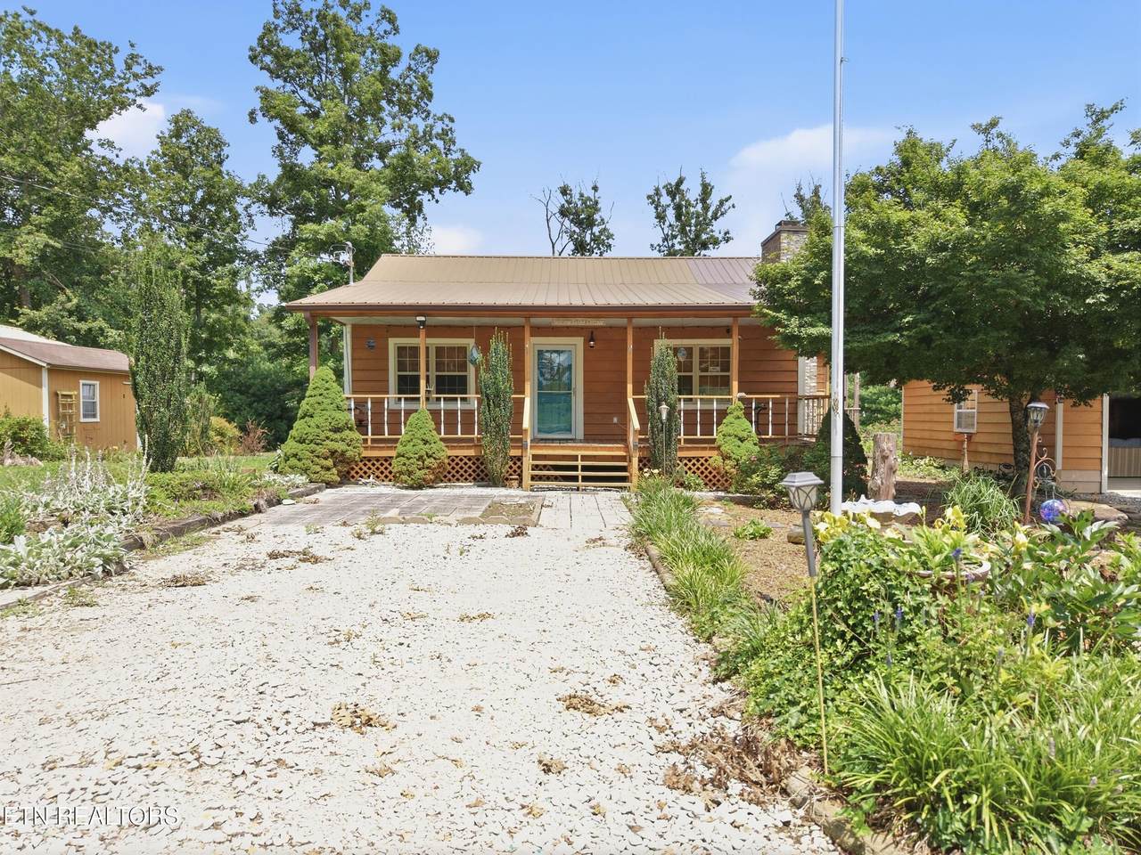 127 Valerie Drive - Photo 1