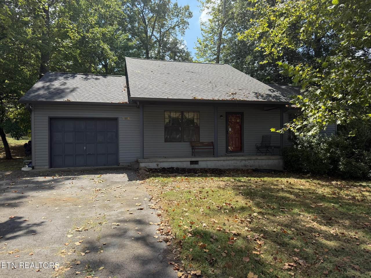 704 Ike Lane - Photo 1