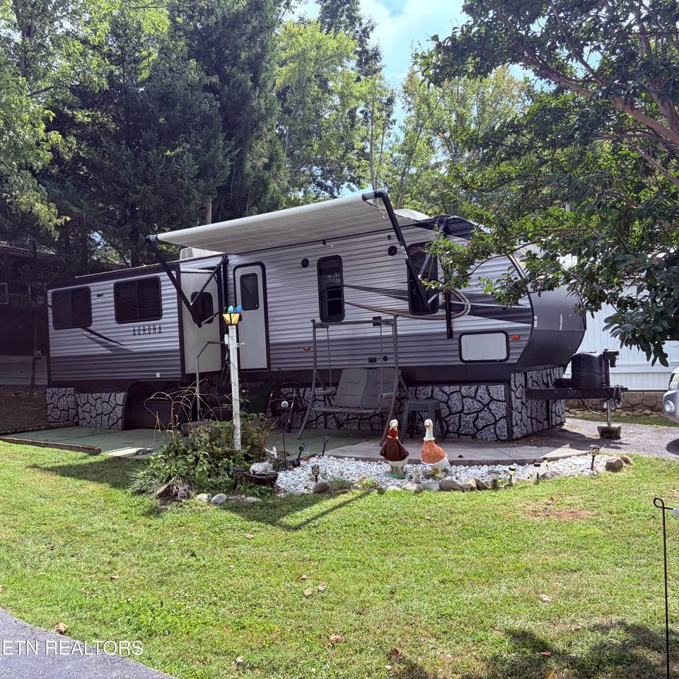 5355 Parkway Pkwy - Photo 1