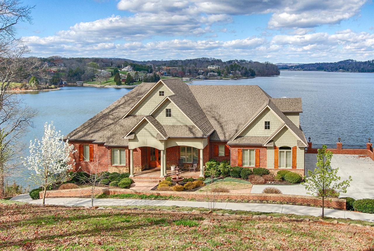 643 Watershaw Drive - Photo 1