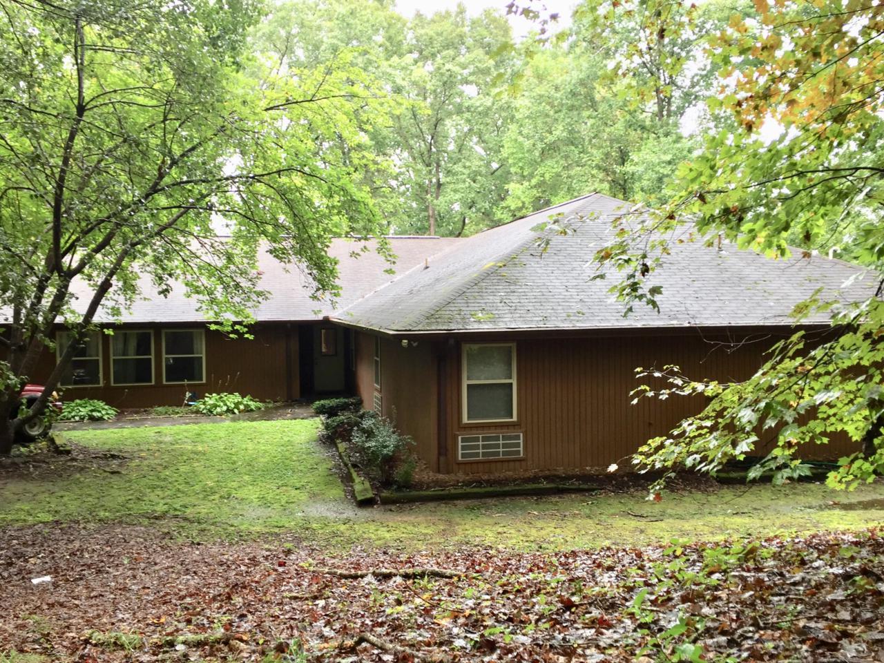 122 Saratoga Drive - Photo 1