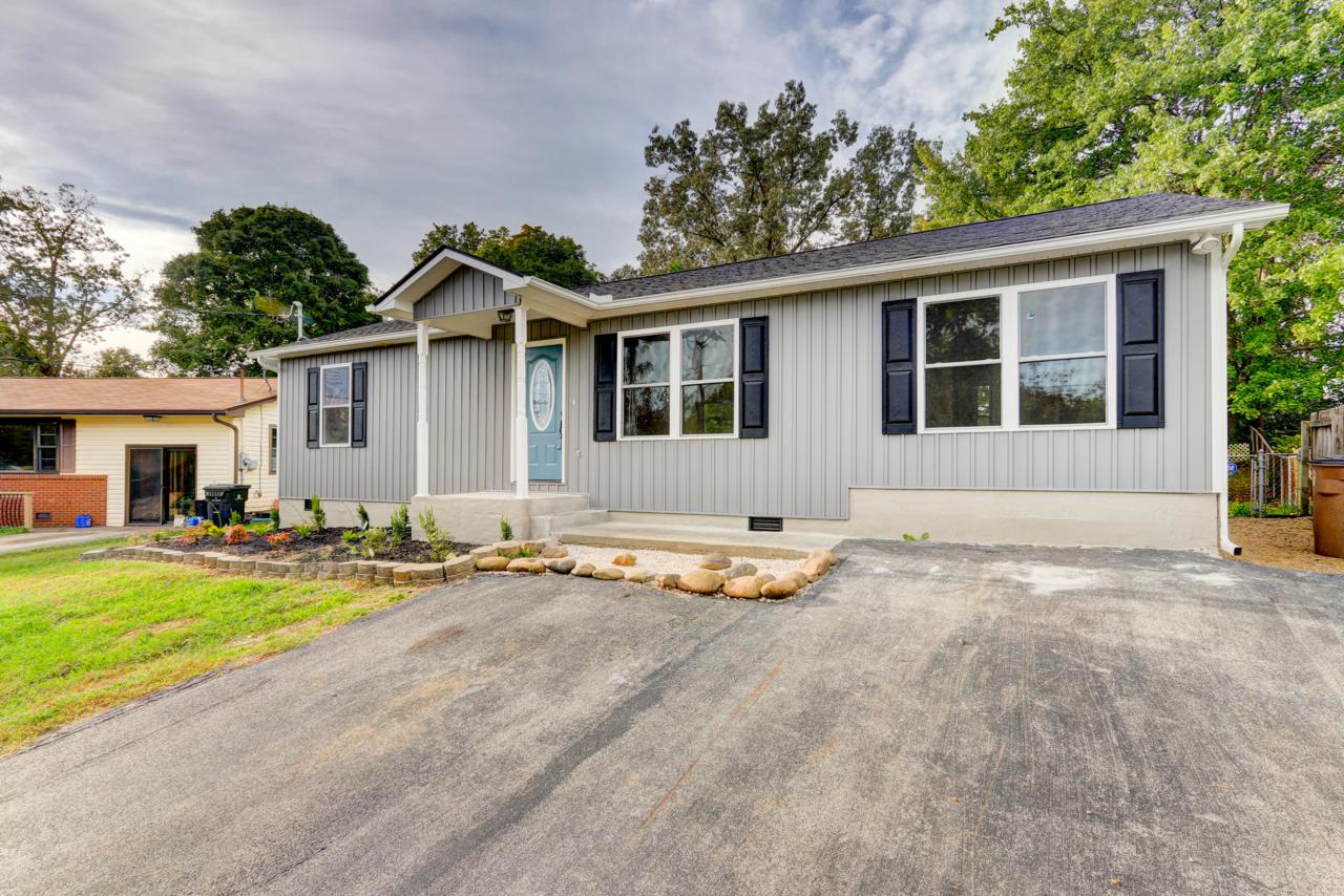 2822 London Circle - Photo 1