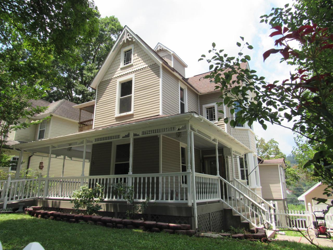 731 Trenton St - Photo 1