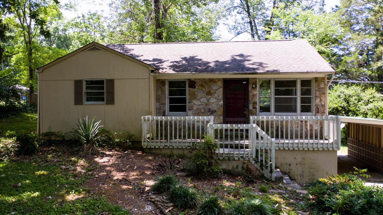 400 Douglas Lane - Photo 1
