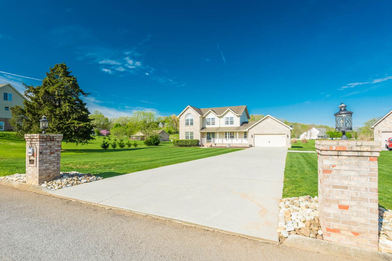1369 River Run Circle - Photo 1 1369 River Run Circle - Photo 1