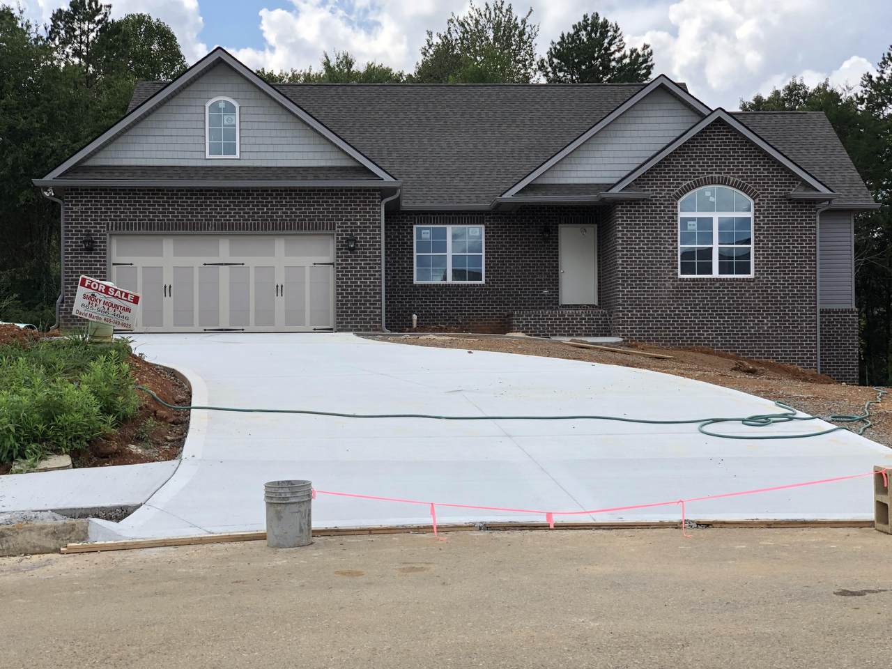 1099 Glenview Drive - Photo 1