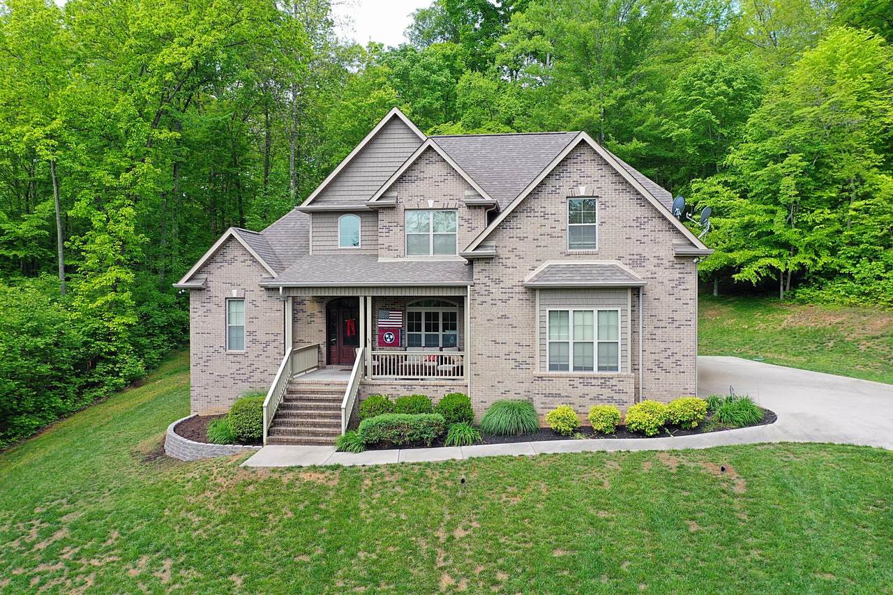 449 Hickory Pointe Lane - Photo 1 449 Hickory Pointe Lane - Photo 1