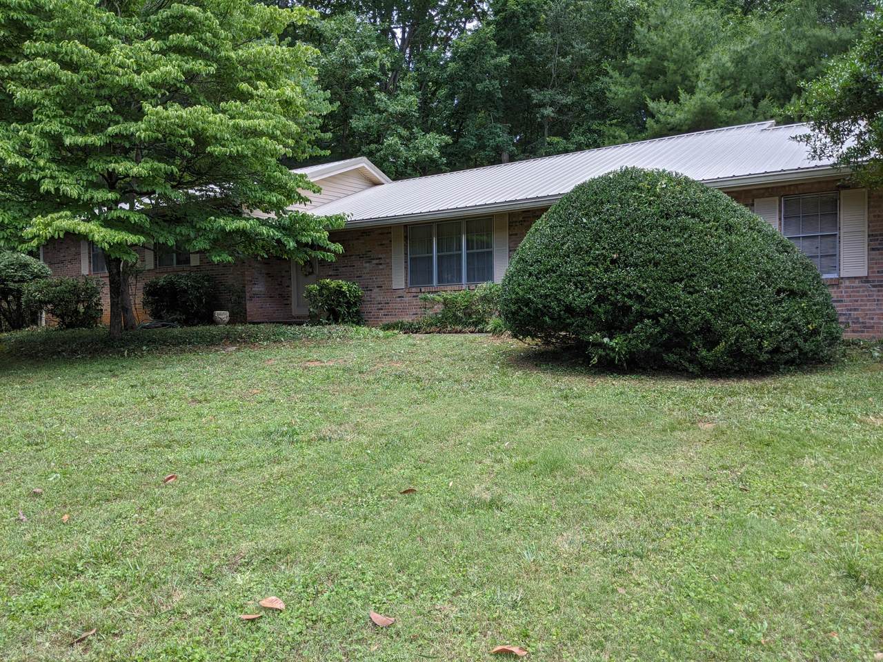 1824 Crestwood Rd - Photo 1