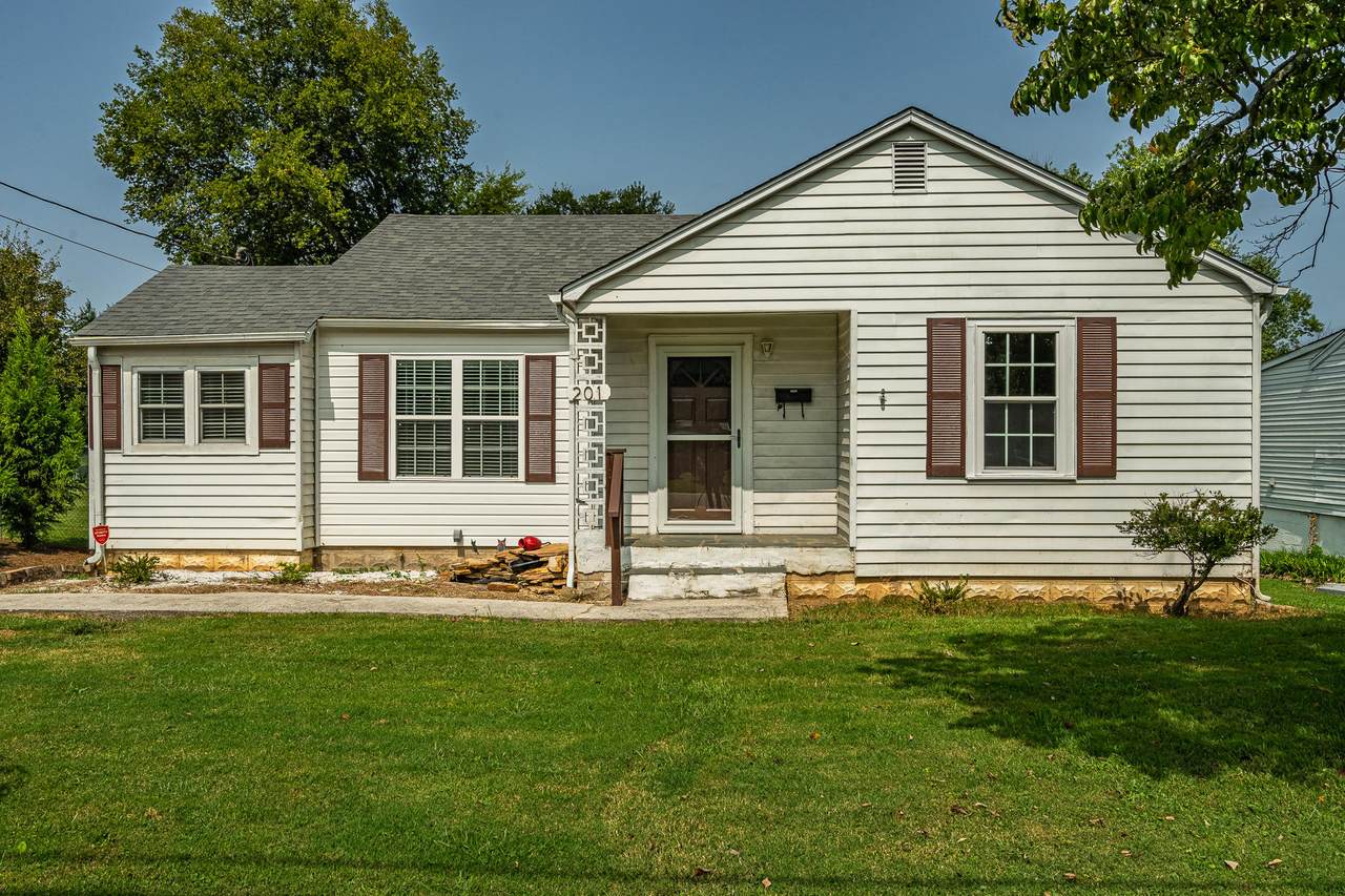 201 Hillcrest Drive - Photo 1