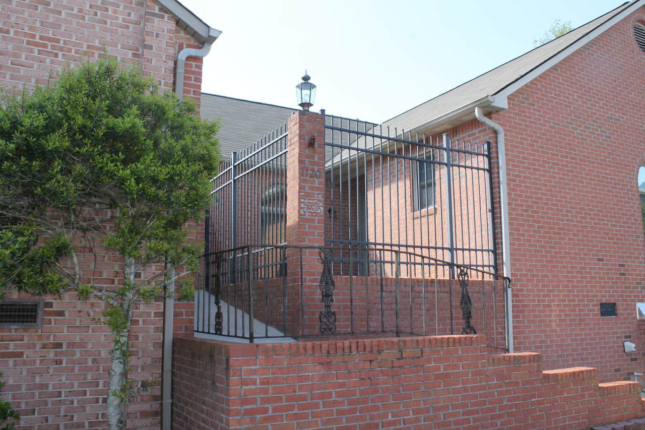 1120 Fairgrounds Court - Photo 1