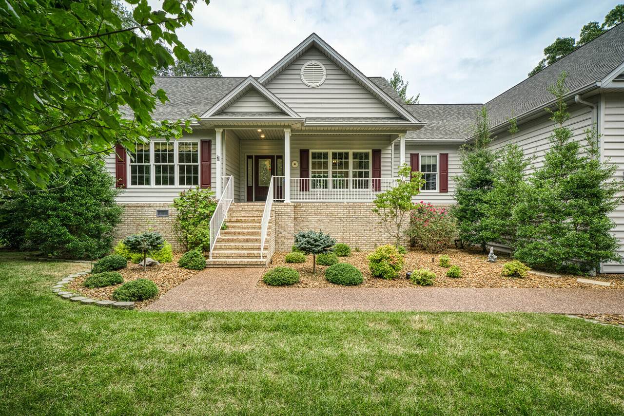 31 Holly Lane - Photo 1