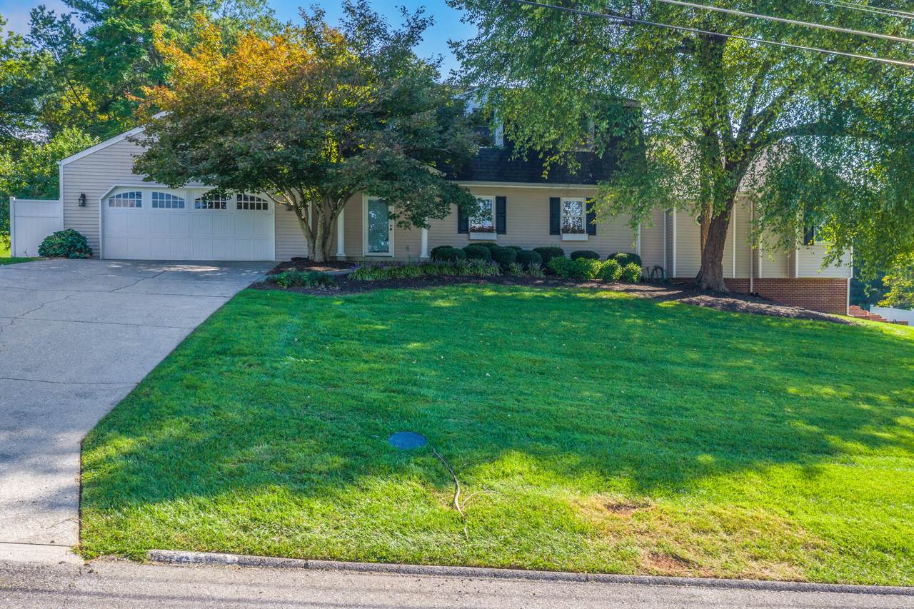 1617 Smithview Drive - Photo 1