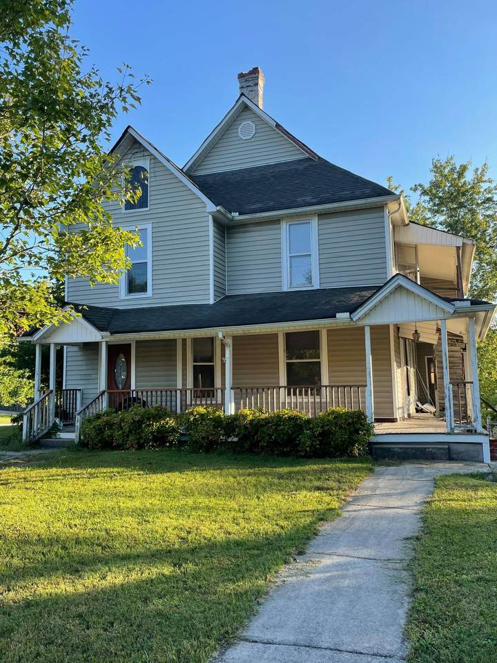 702 Unaka St - Photo 1