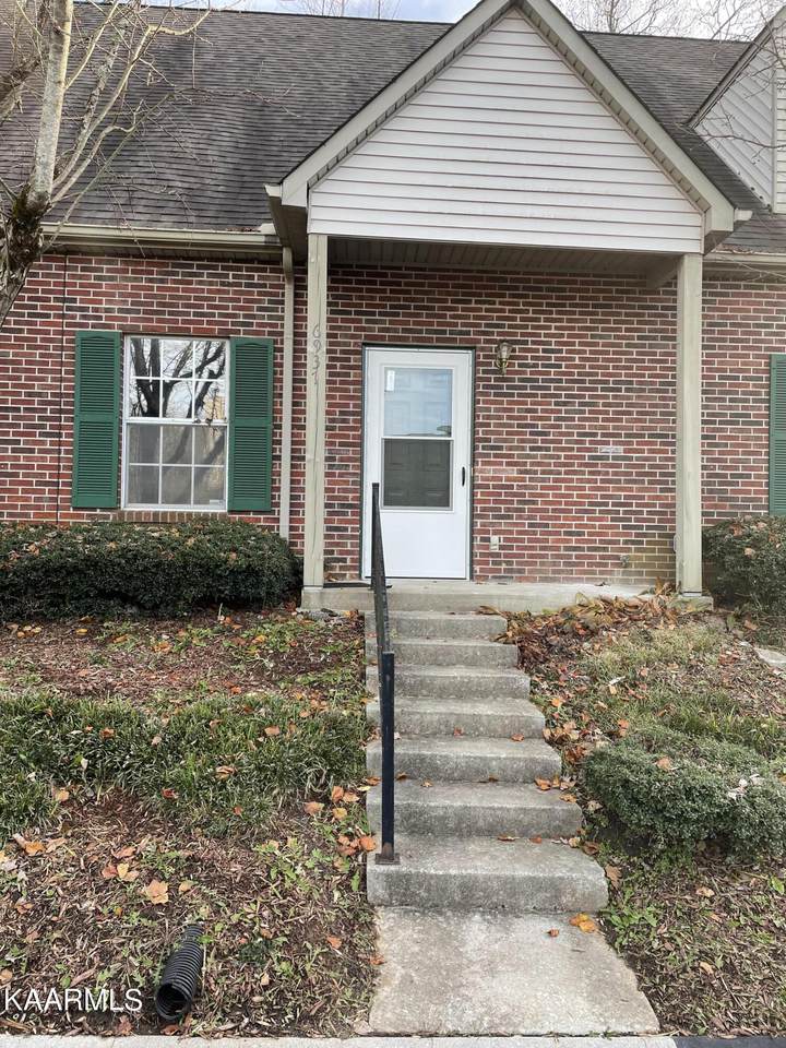 6937 Kings Crossing Way - Photo 1