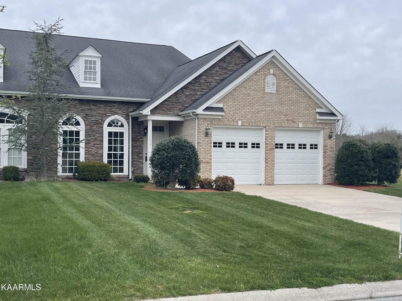 53 Broadleaf Place - Photo 1