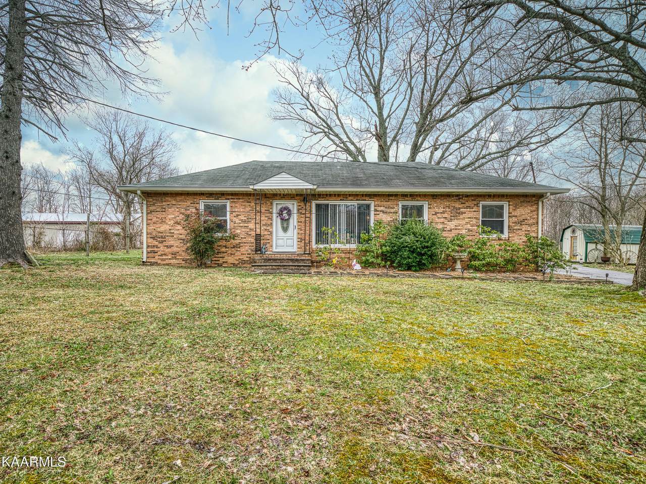 1105 Allardt Hwy - Photo 1