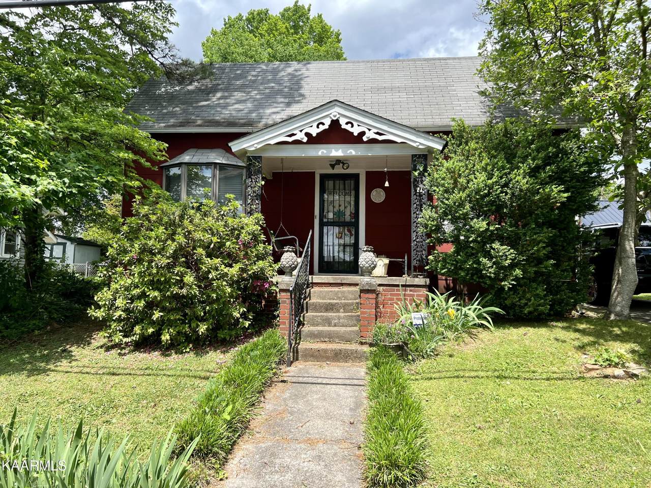 702 Cedar St - Photo 1