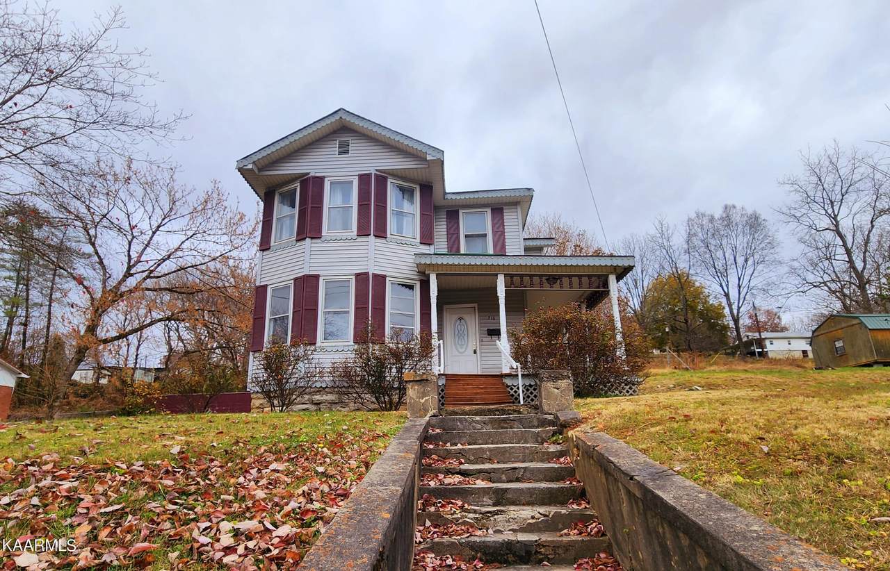 316 Redwood Ave - Photo 1