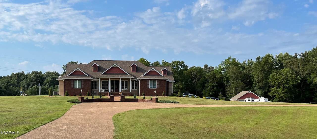 878 Malone Lane - Photo 1