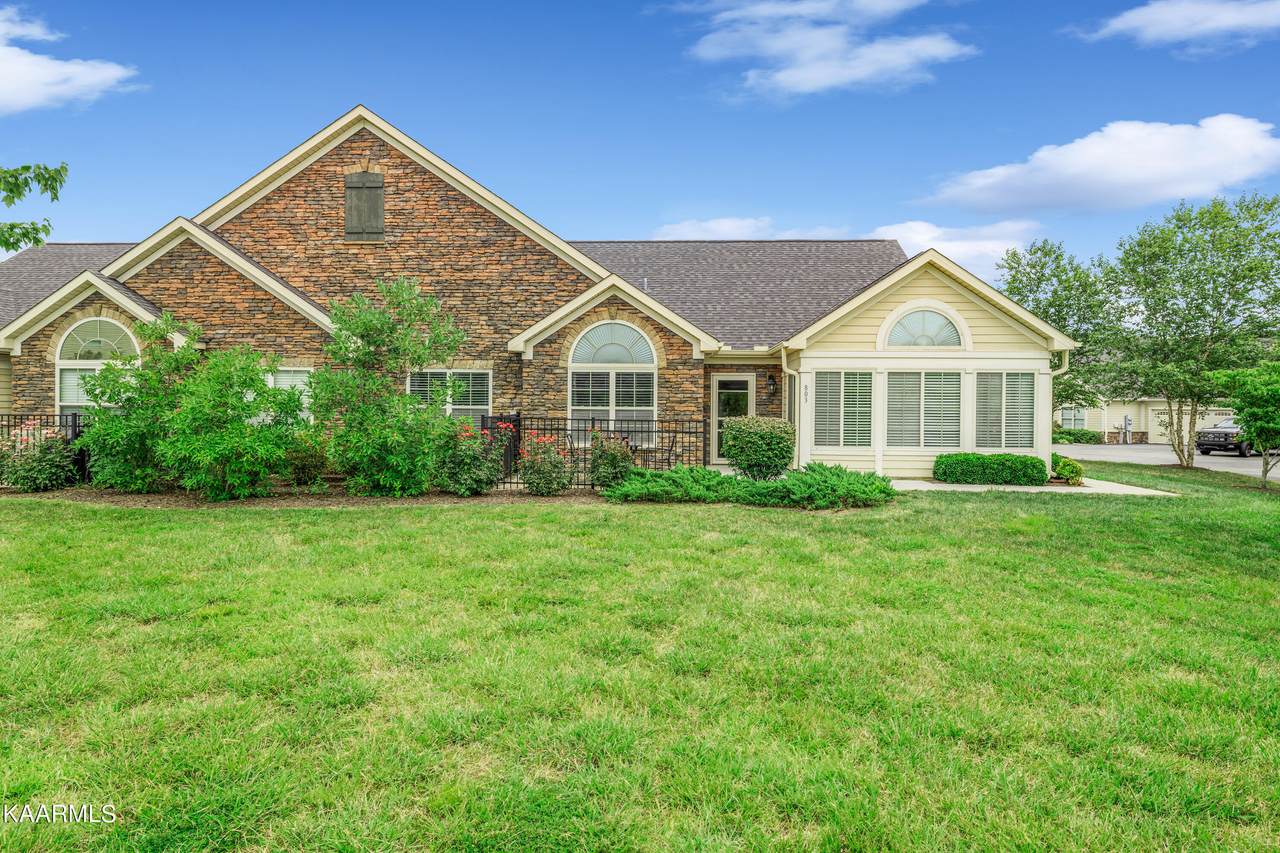 803 Pryse Farm Blvd - Photo 1